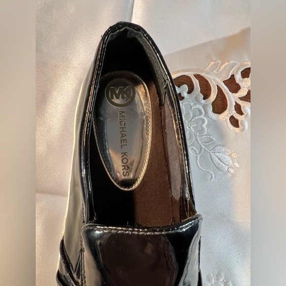 Michael Kors black shiny sneakers with cute silver stones. Very comfortable 8.5 - Picture 9 of 9